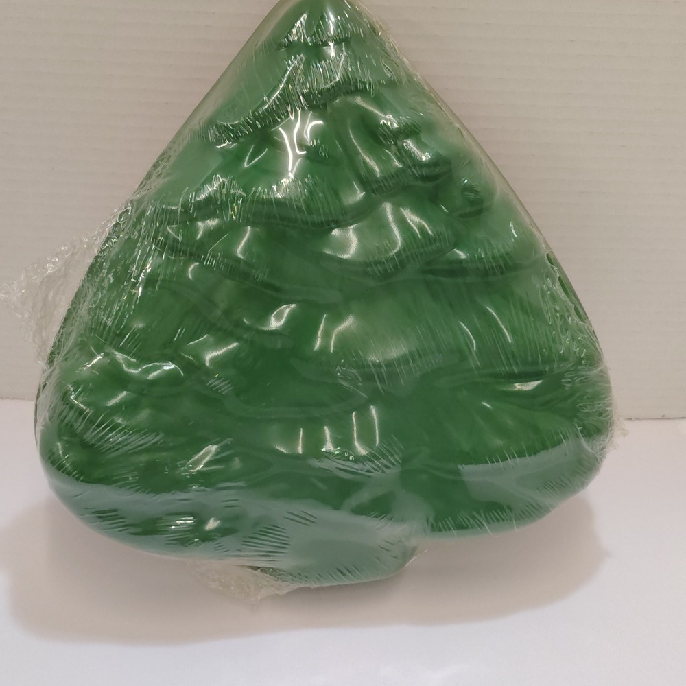 Nordic Ware Christmas Tree Nostalgic Baking Mold Cake Pan Green 10 Cup 31342 USA - Picture 2 of 8